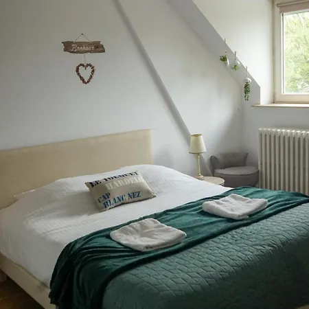 Feriehus De Groupe, Le Manoir Fleuri, Cote D'opale, 2 A 14 Personnes *